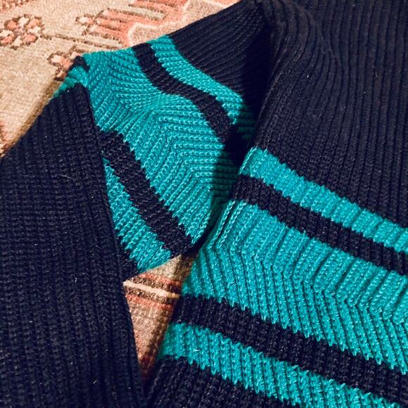 70s Vintage GAP Crewneck Sweater - Picture 3 of 7